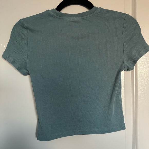 TNA Seafoam Cropped Tee - Picture 4 of 4